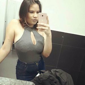 Meet your Posher, Júlia